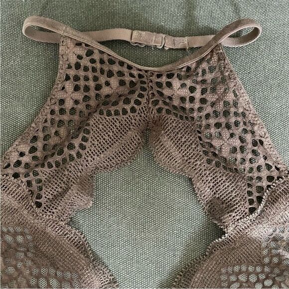 Victoria’s Secret Very Sexy Unlined Halter Bralette Brown lace & Velvet small - Picture 6 of 9